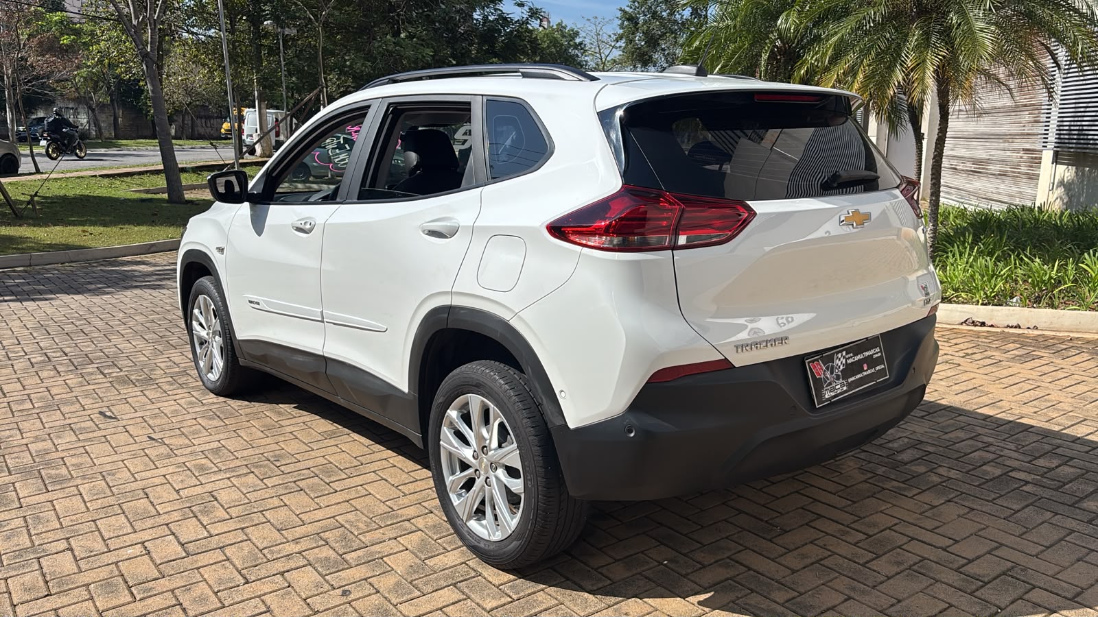 CHEVROLET TRACKER