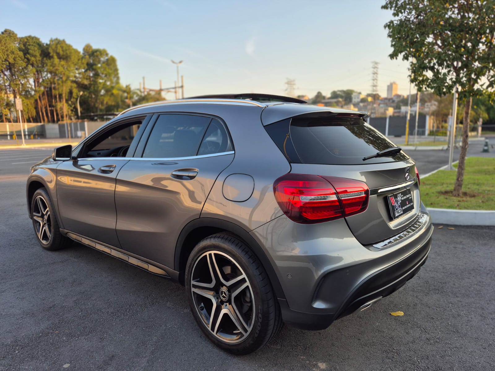MERCEDES-BENZ GLA 250