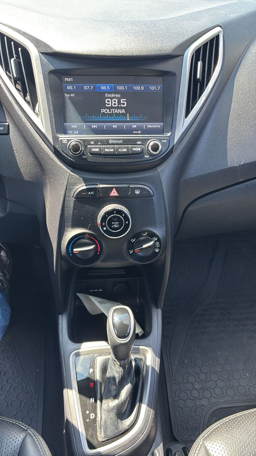 HYUNDAI HB20
