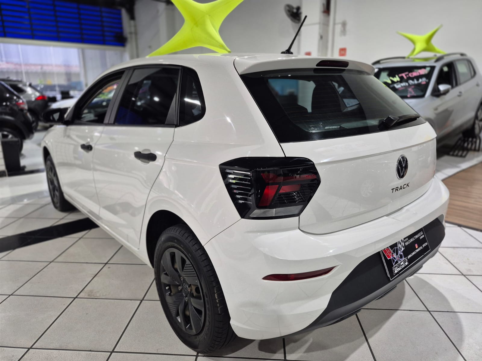 VOLKSWAGEN POLO