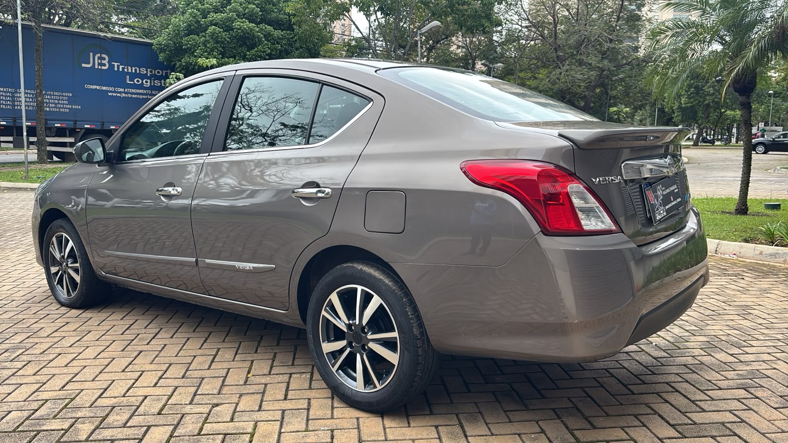 NISSAN VERSA