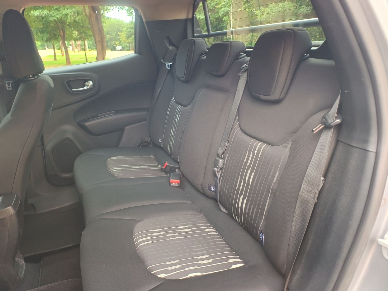Car Image 9