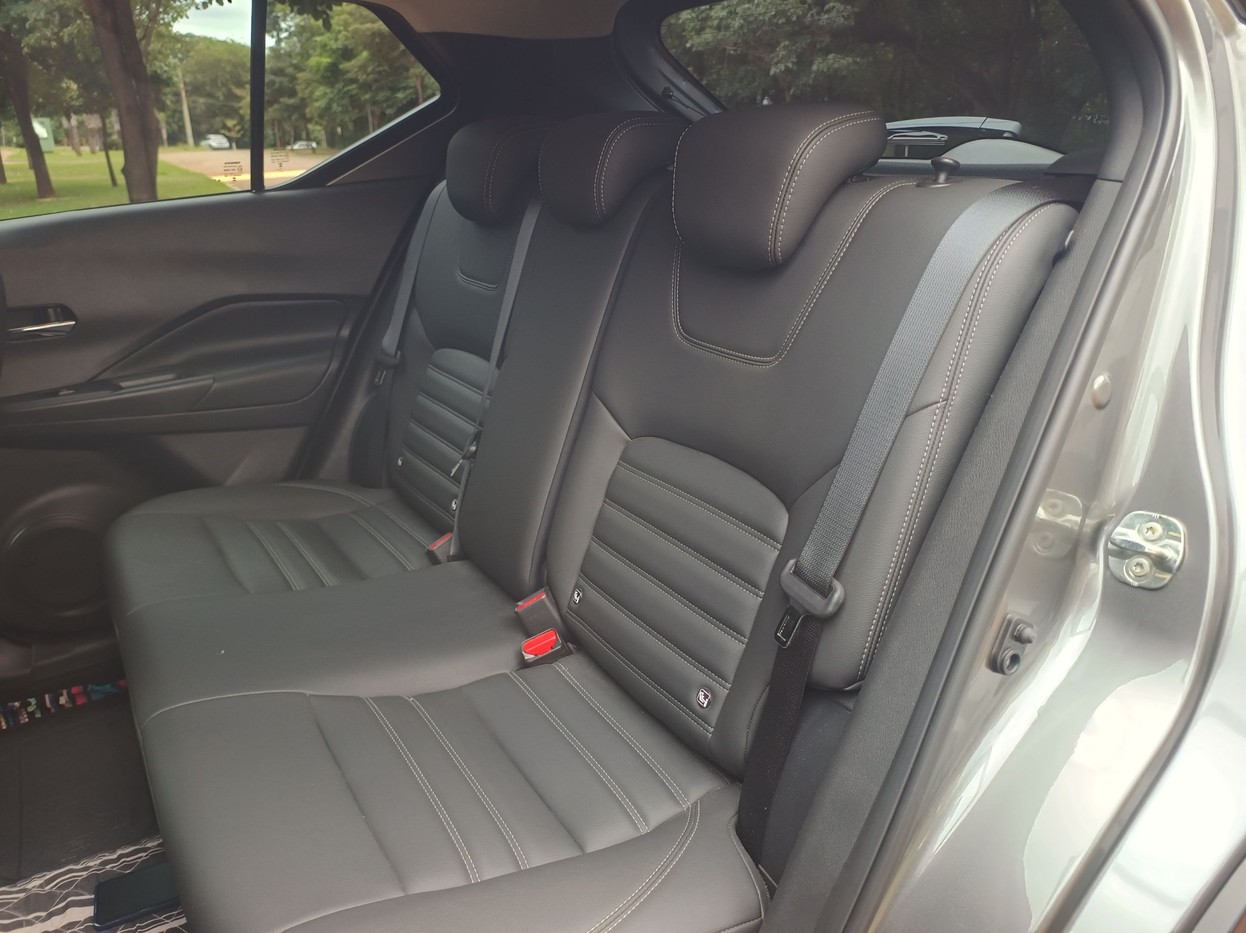 Car Image 9