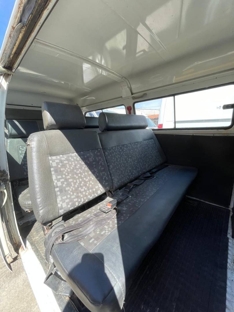 VOLKSWAGEN KOMBI