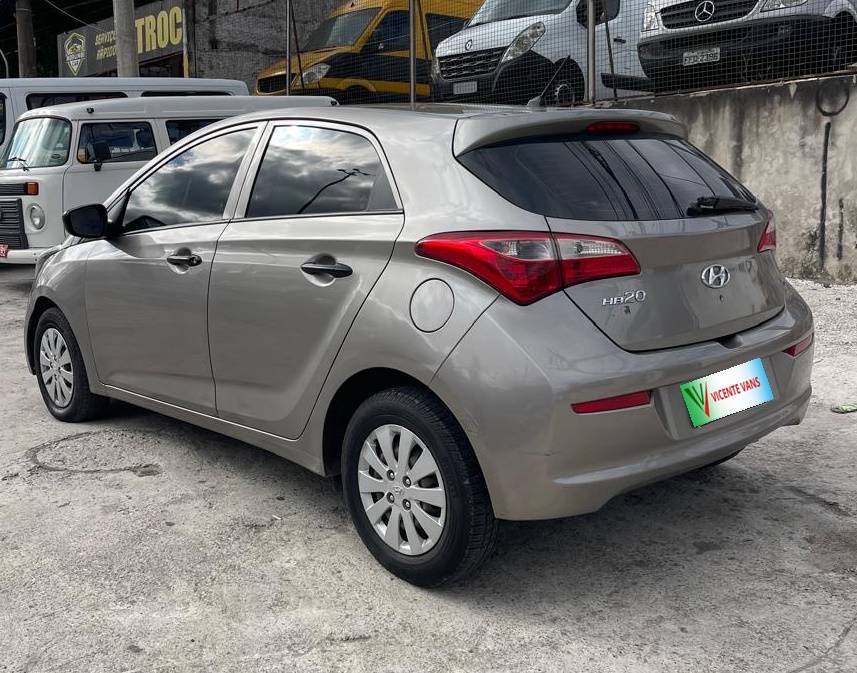 HYUNDAI HB20
