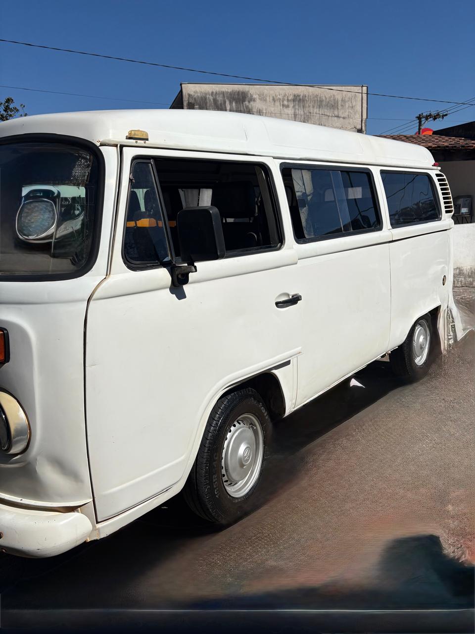 VOLKSWAGEN KOMBI