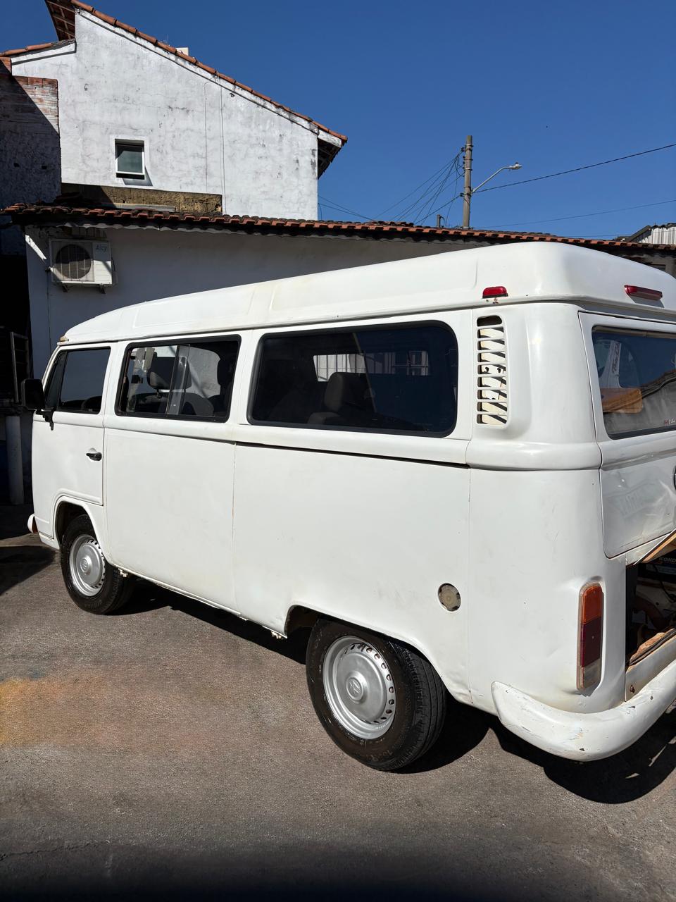 VOLKSWAGEN KOMBI