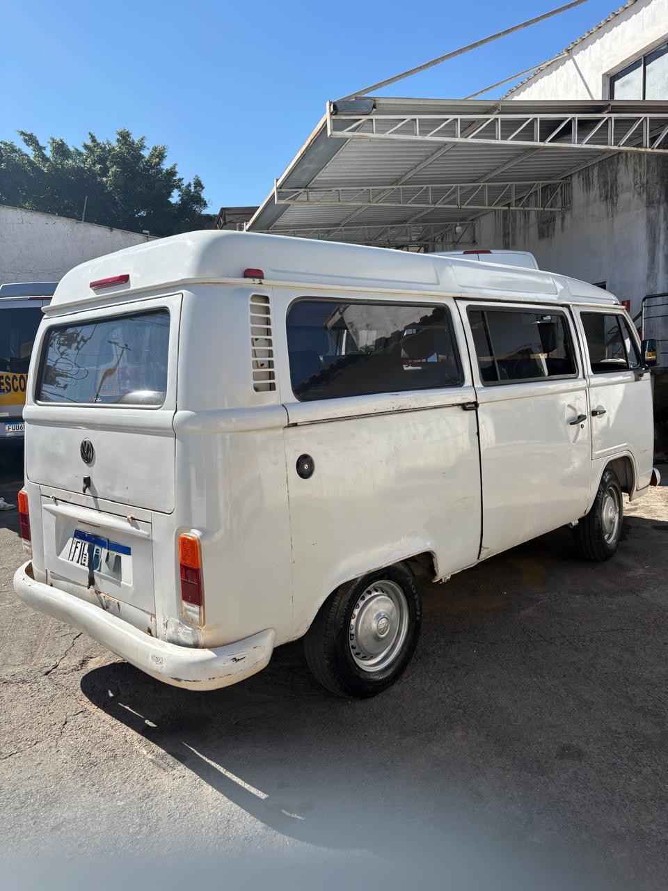 VOLKSWAGEN KOMBI