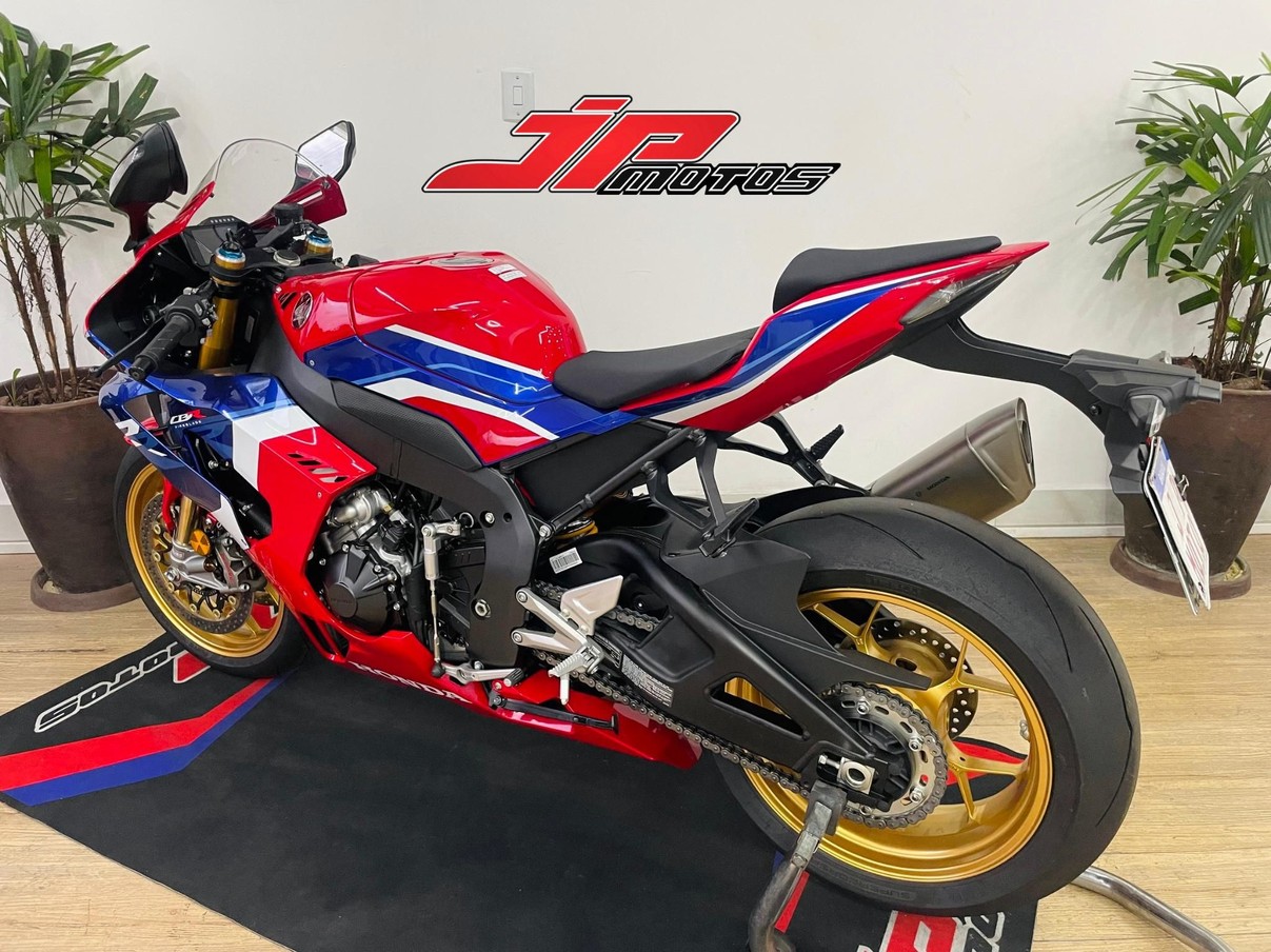 CBR 1000RR FIREBLADE CBR 1000RR FIREBLADE