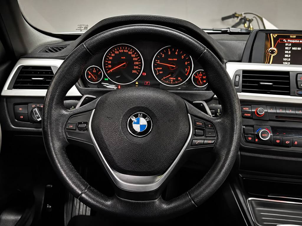 BMW 320i