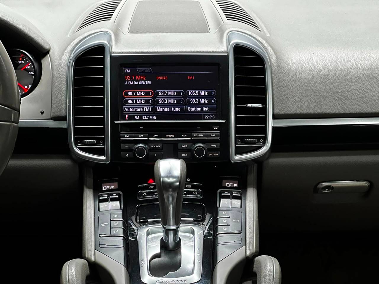 PORSCHE CAYENNE