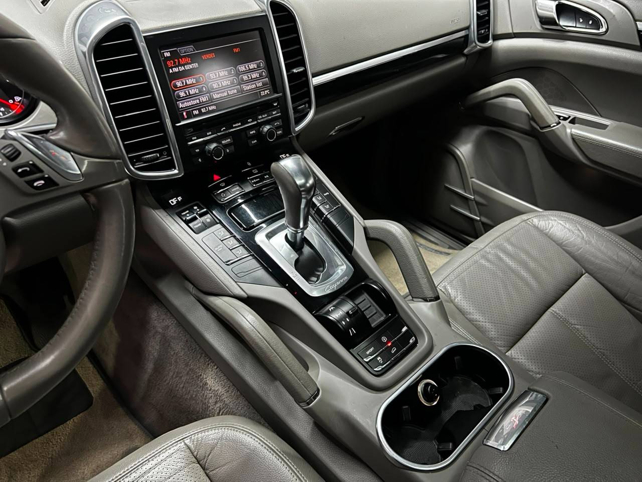 PORSCHE CAYENNE