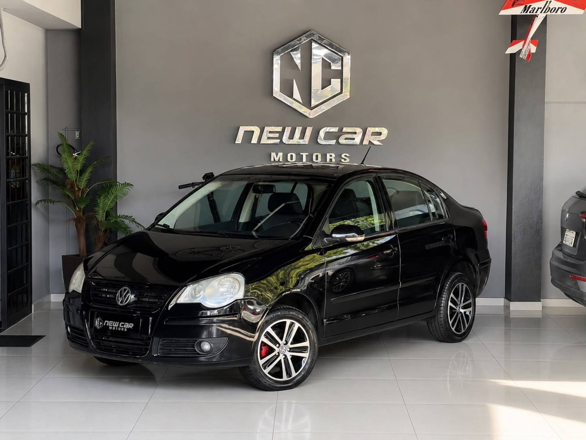 VOLKSWAGEN POLO SEDAN
