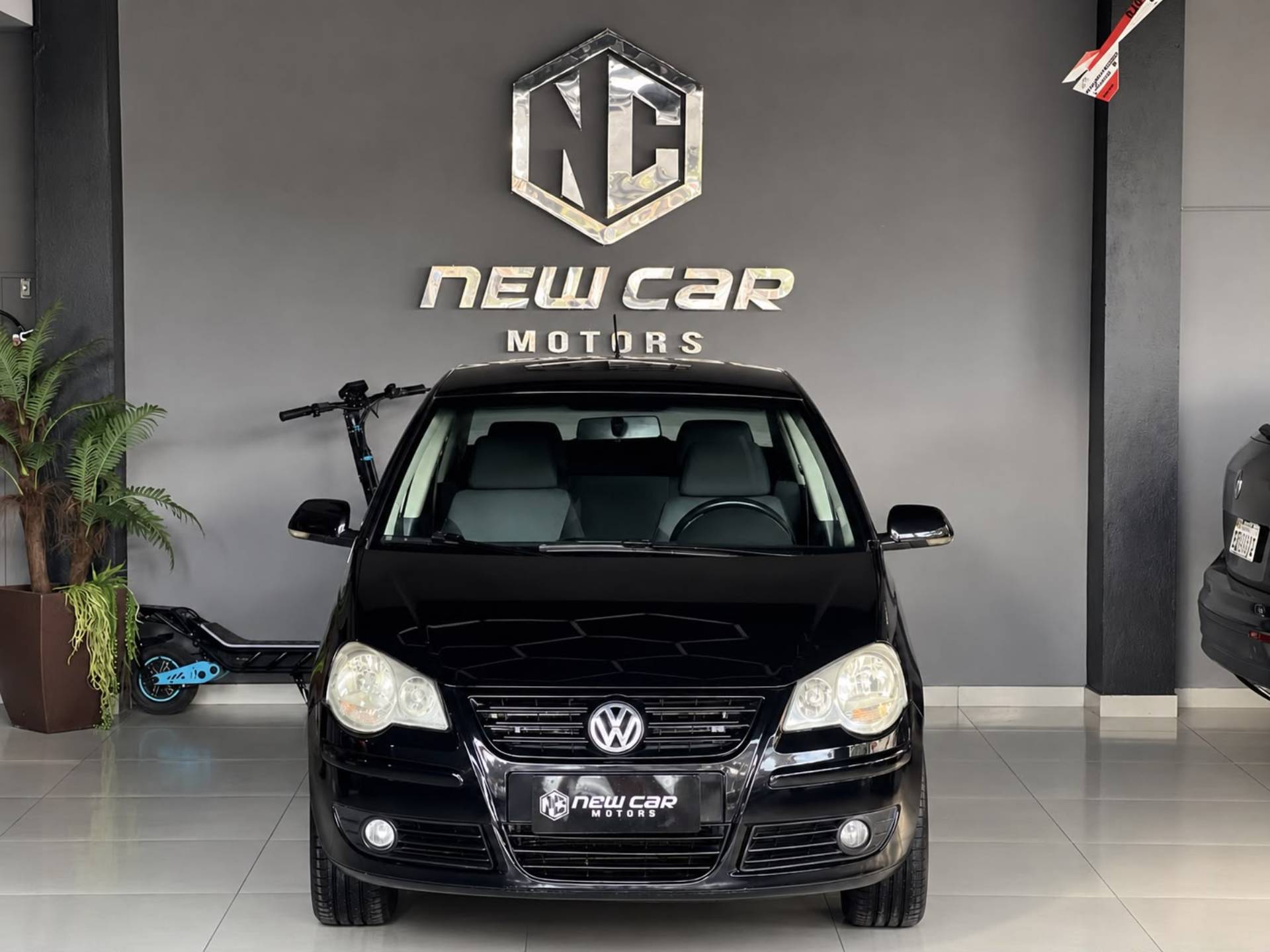 VOLKSWAGEN POLO SEDAN
