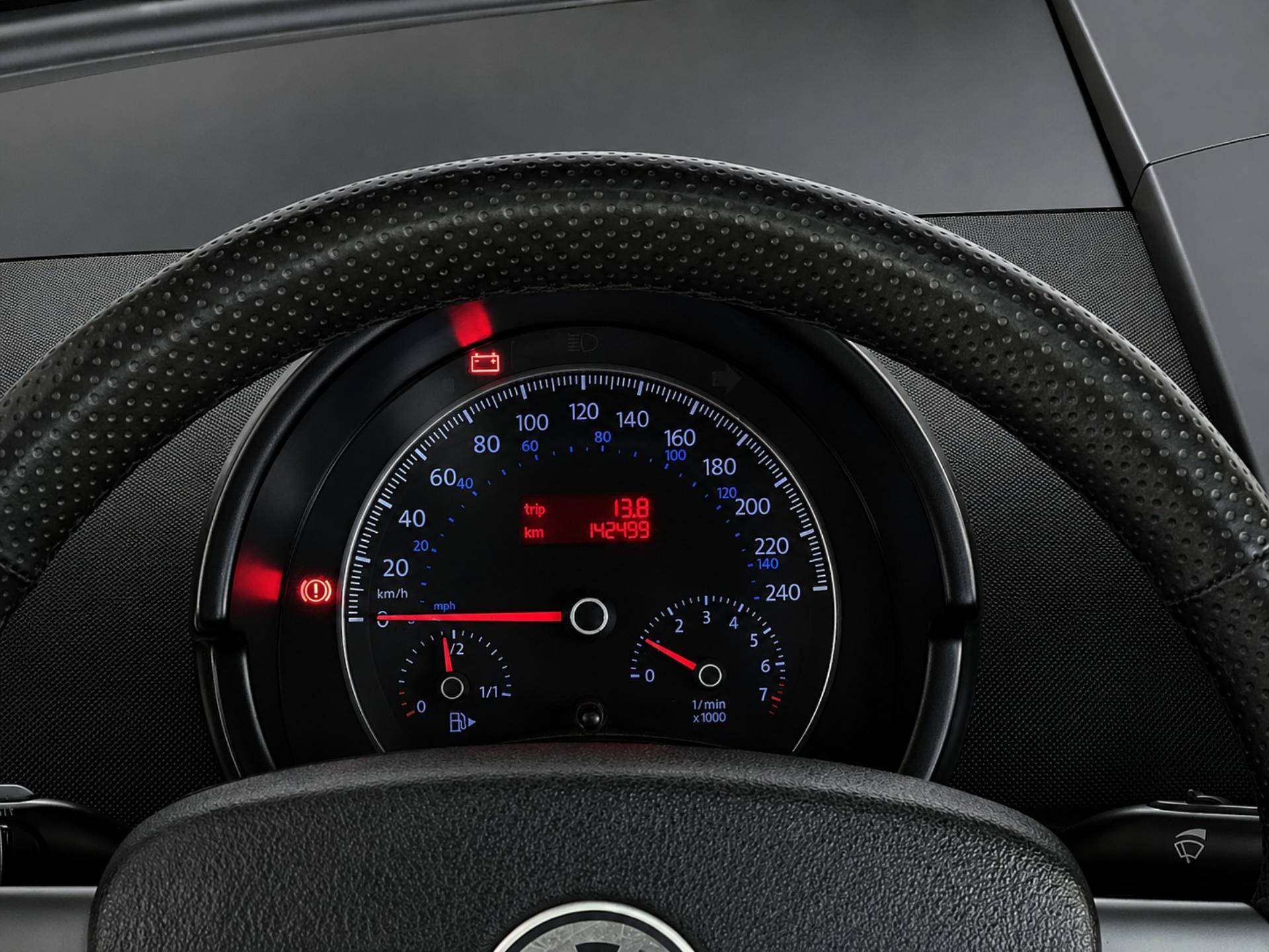 VOLKSWAGEN NEW BEETLE