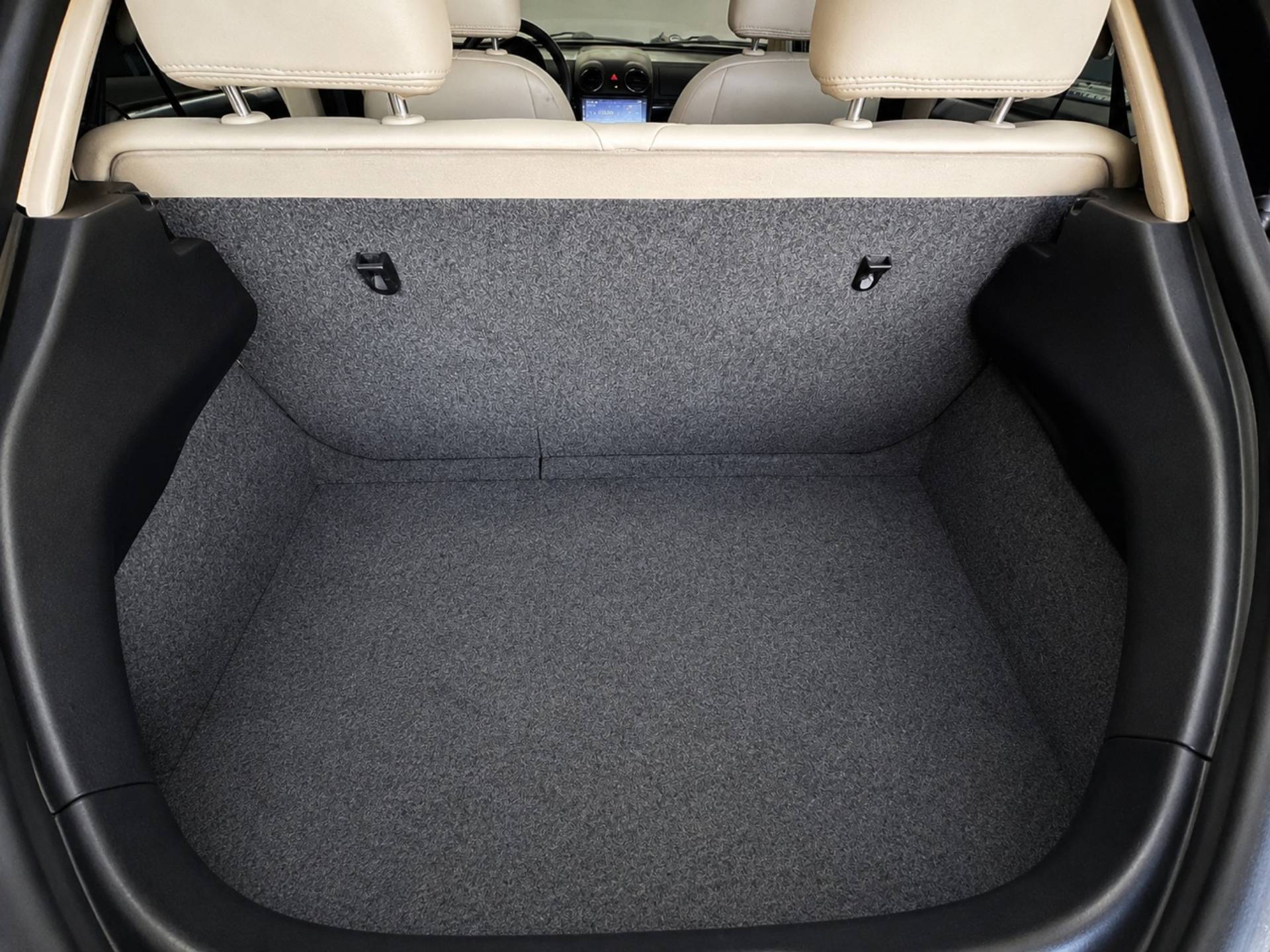 VOLKSWAGEN NEW BEETLE