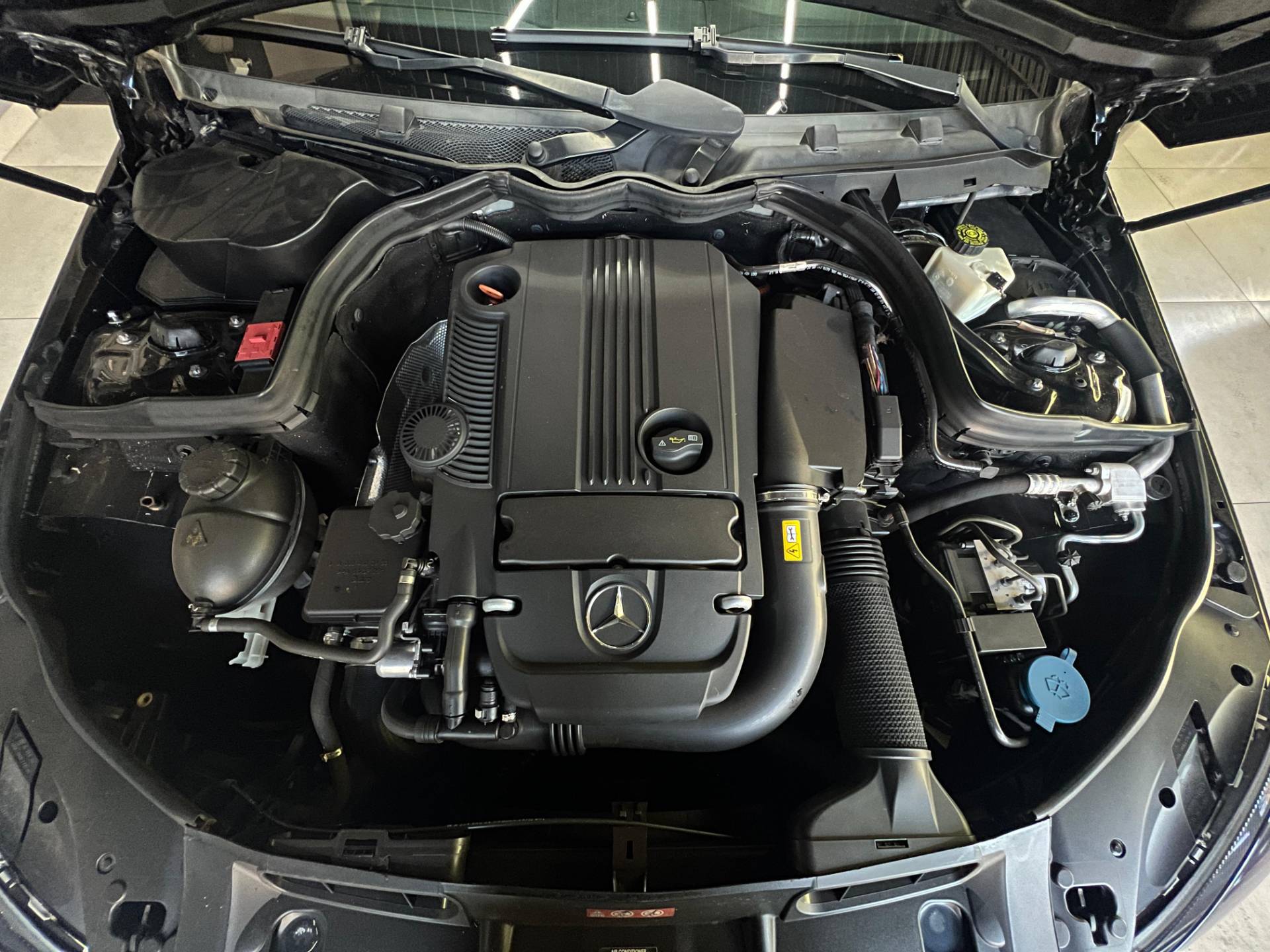 MERCEDES-BENZ C 180