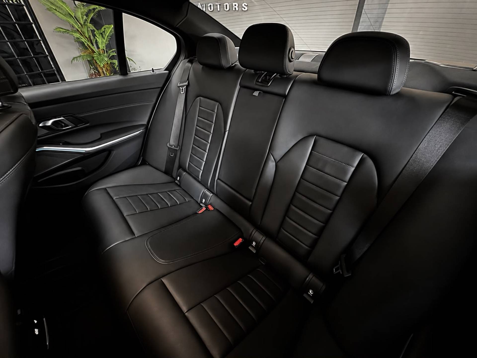 BMW 320i