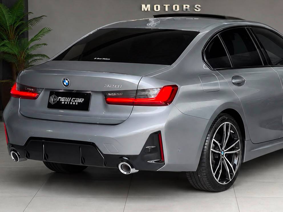 BMW 320i
