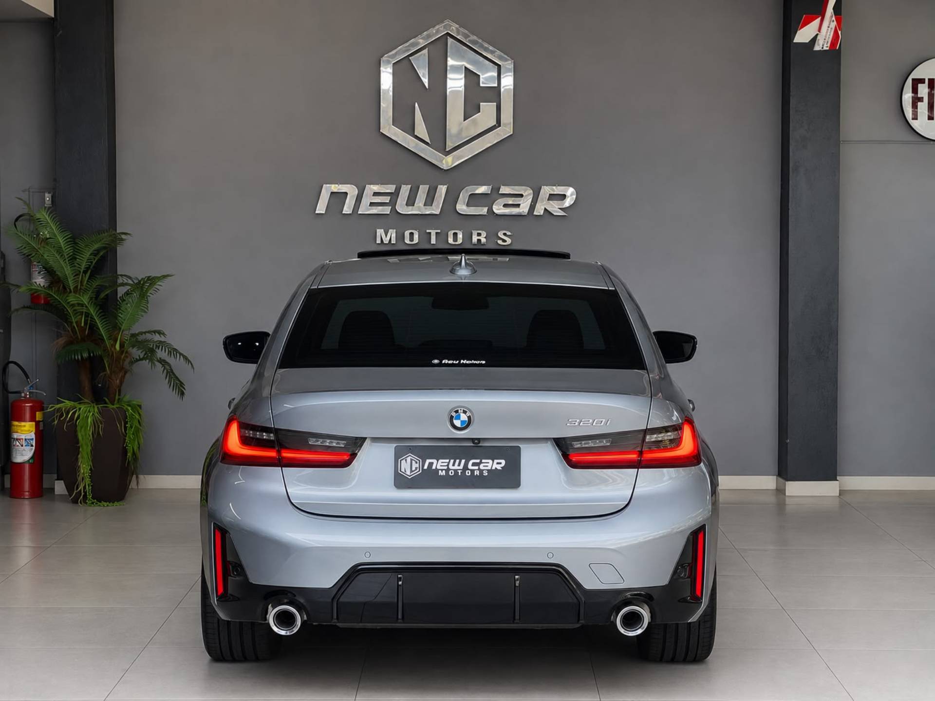 BMW 320i