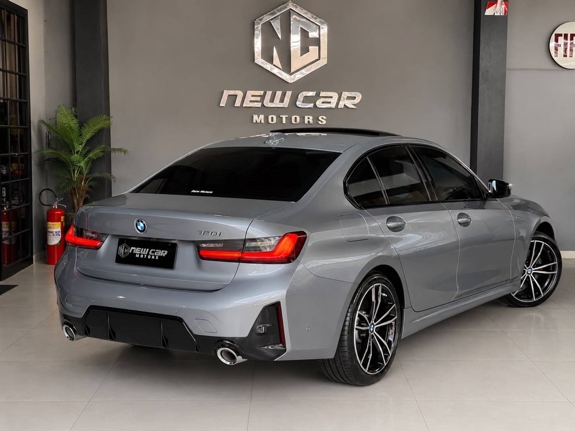 BMW 320i