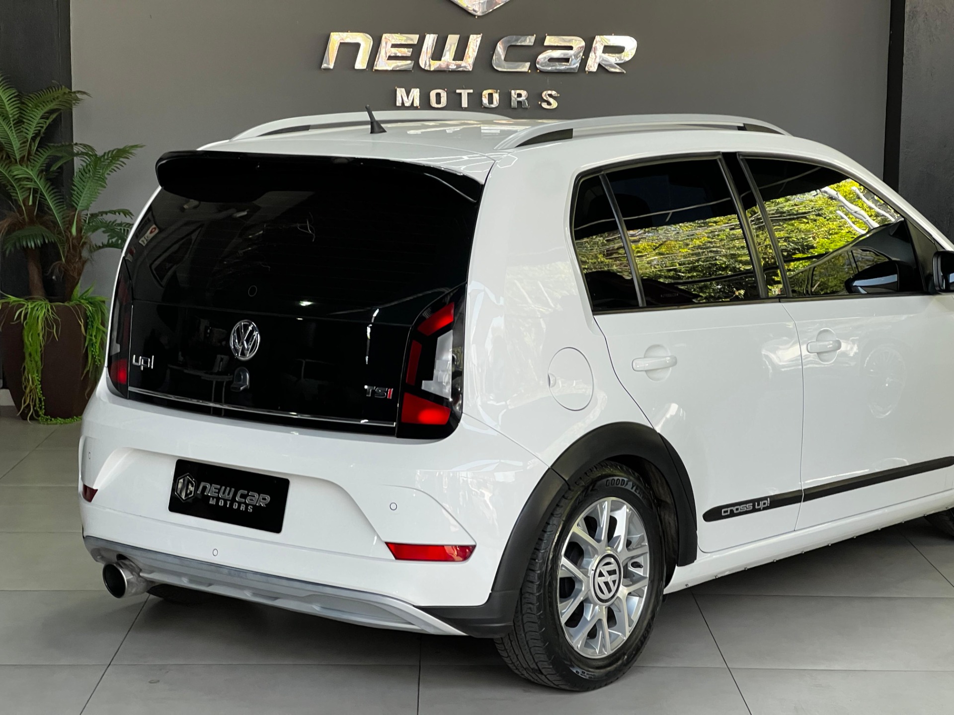 VOLKSWAGEN CROSS UP