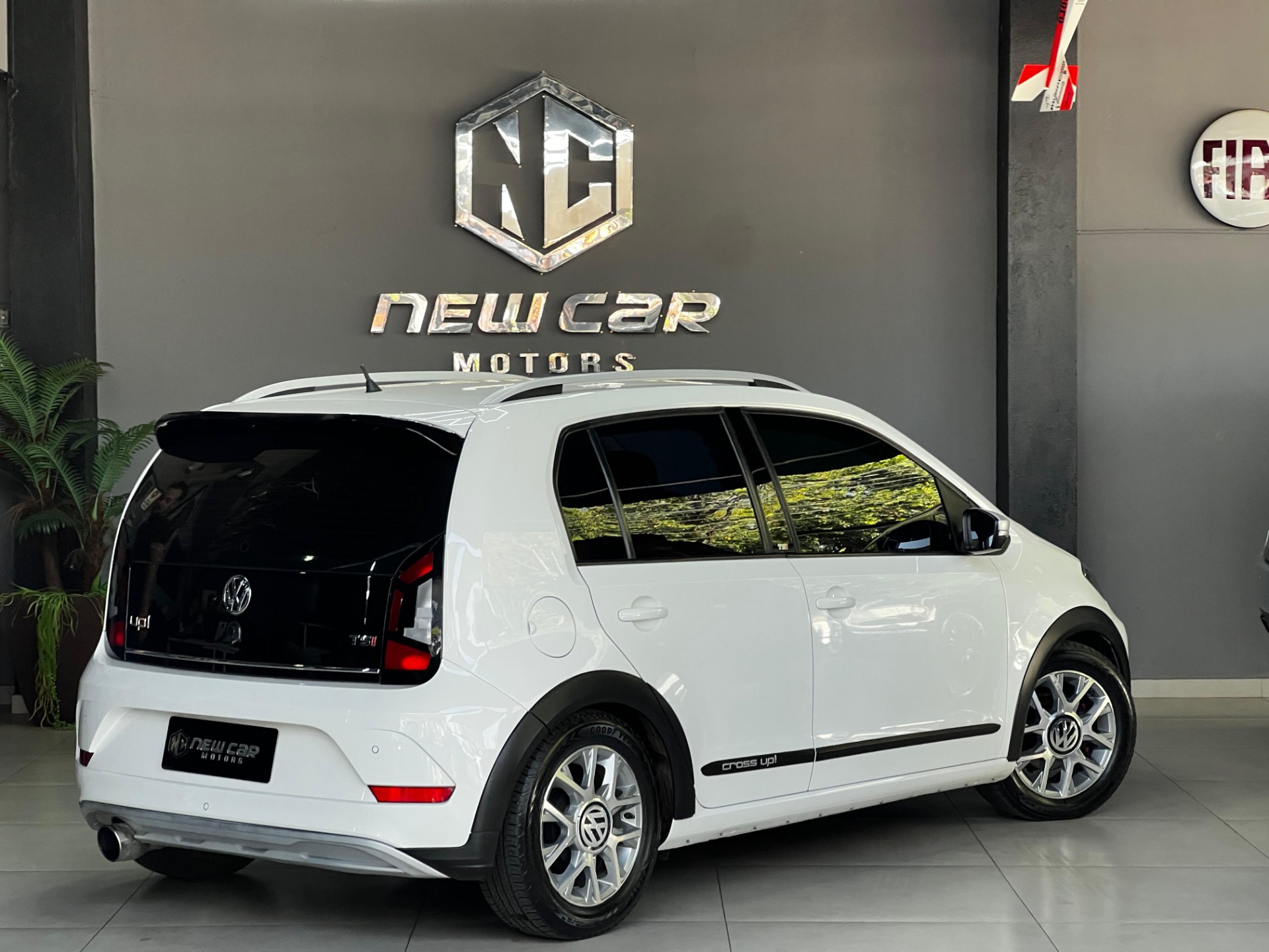 VOLKSWAGEN CROSS UP