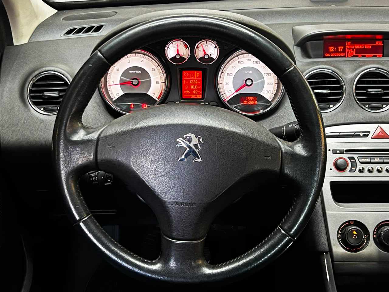PEUGEOT 408
