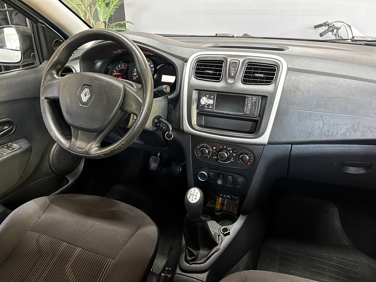 RENAULT LOGAN