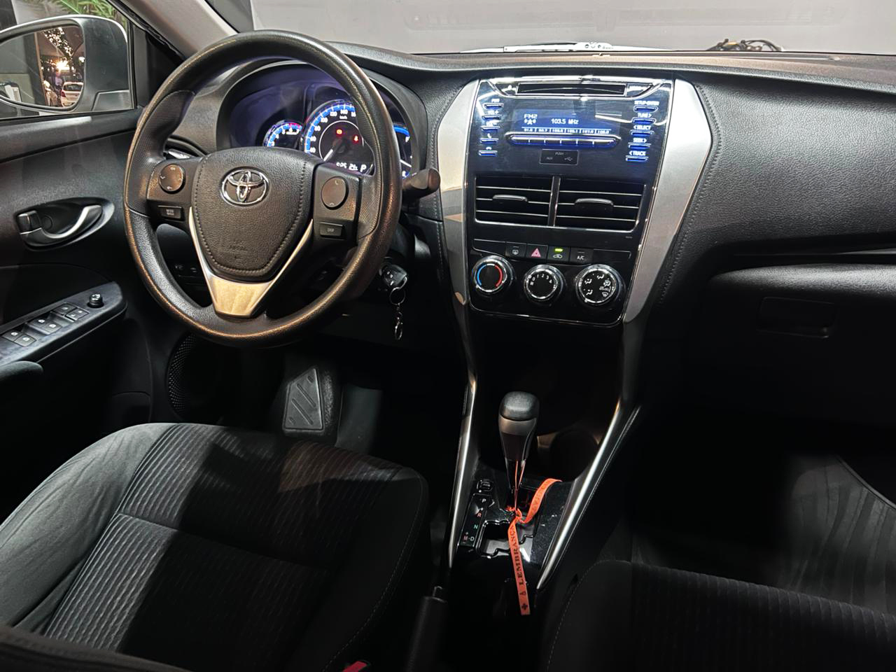 TOYOTA YARIS