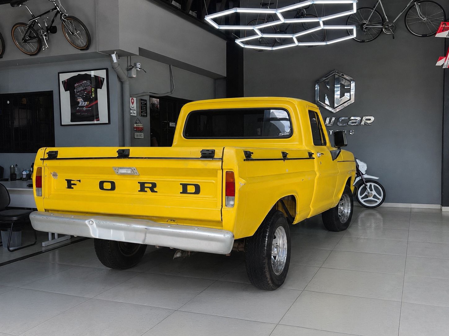 FORD F-100