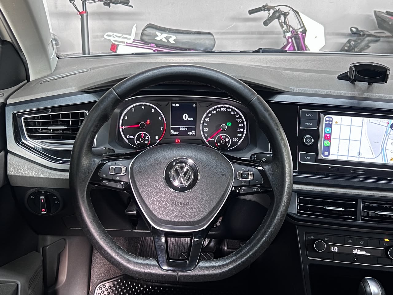 VOLKSWAGEN POLO