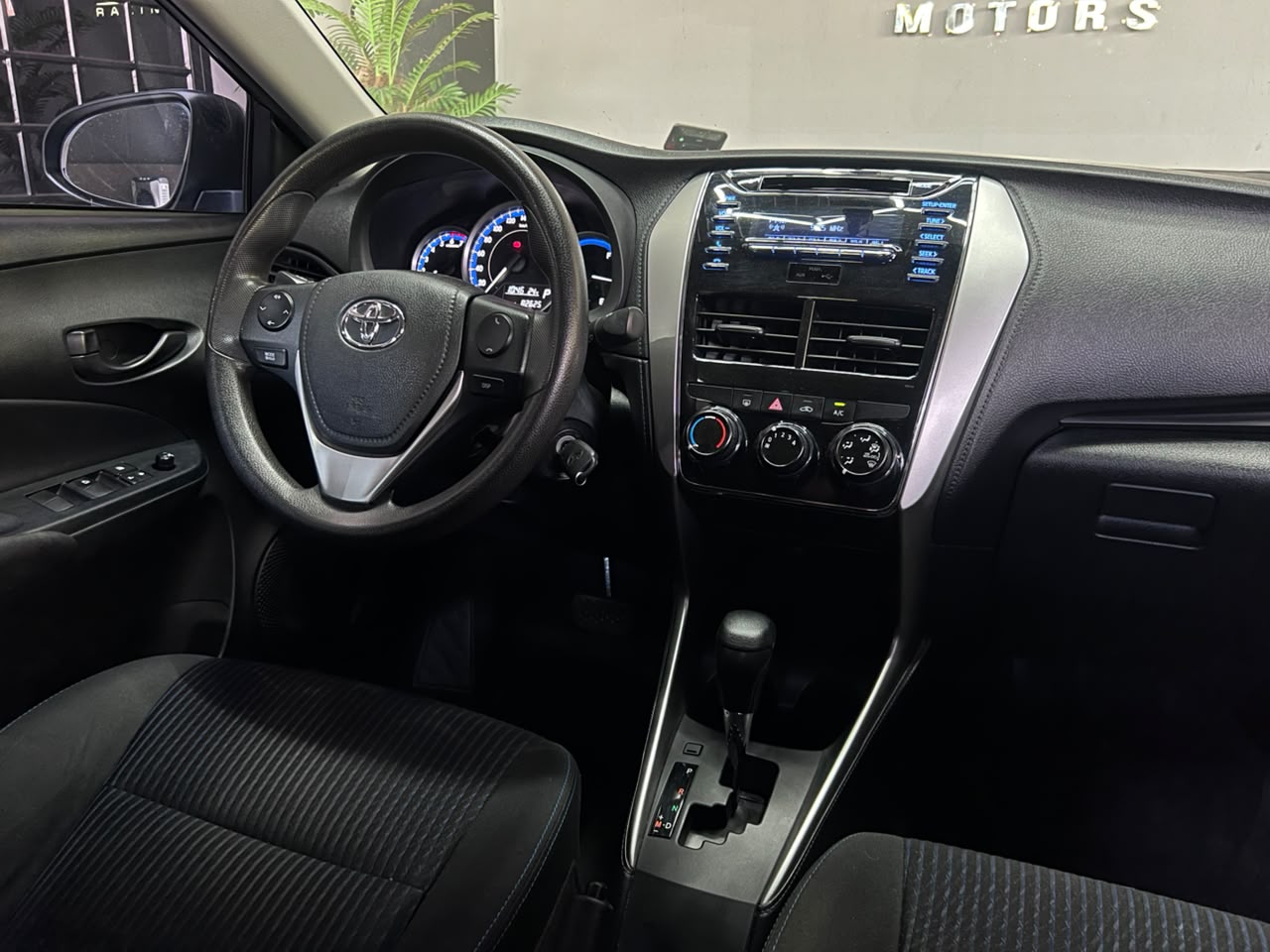 TOYOTA YARIS