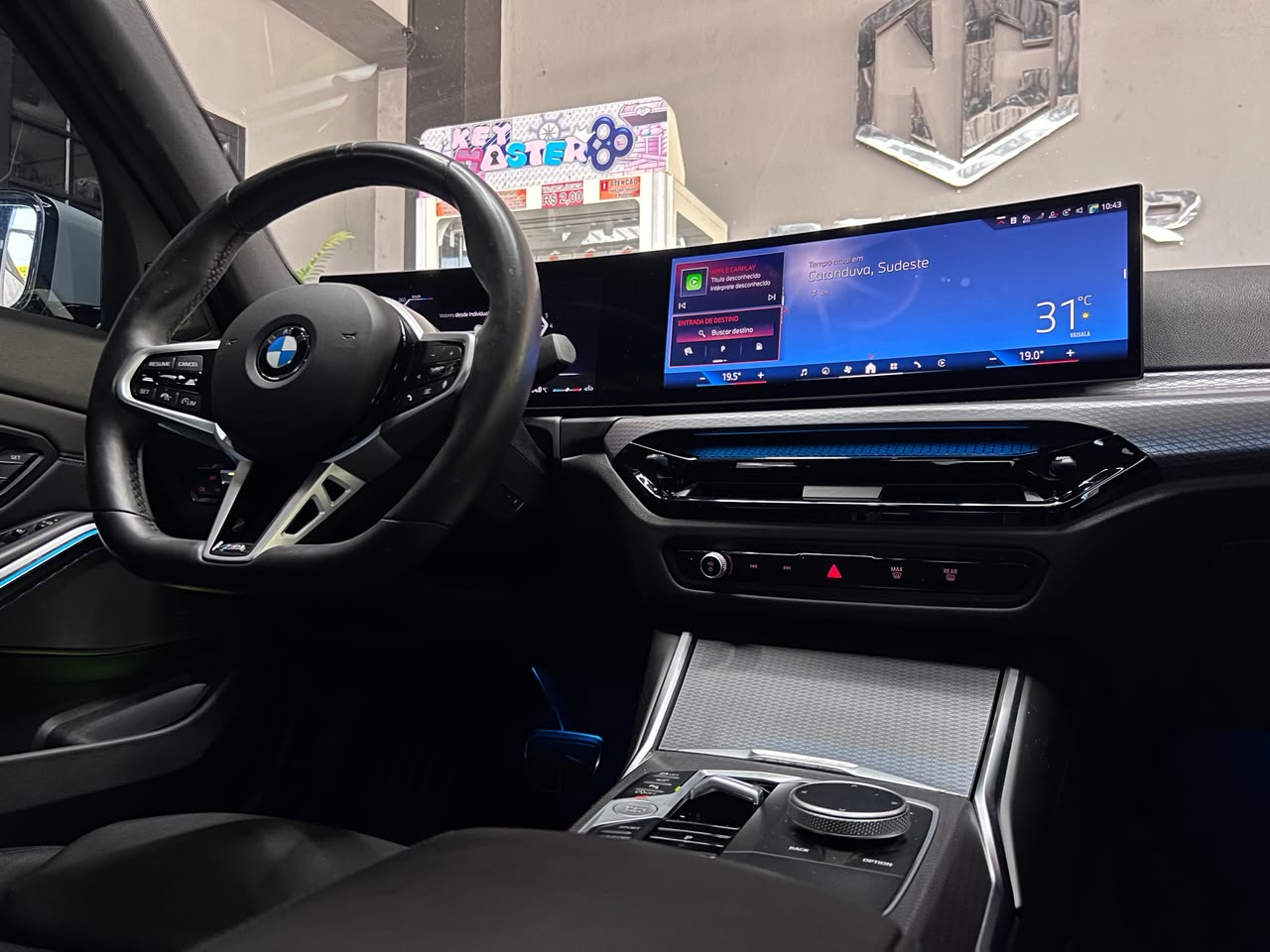 BMW 320i
