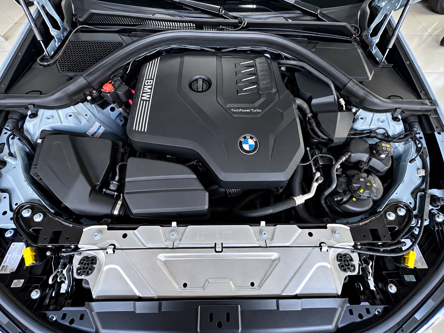 BMW 320i
