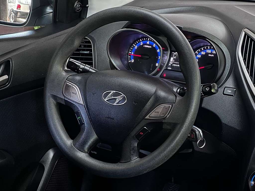 HYUNDAI HB20S