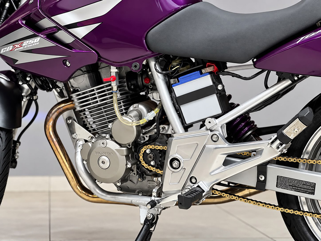 HONDA CBX 250 TWISTER