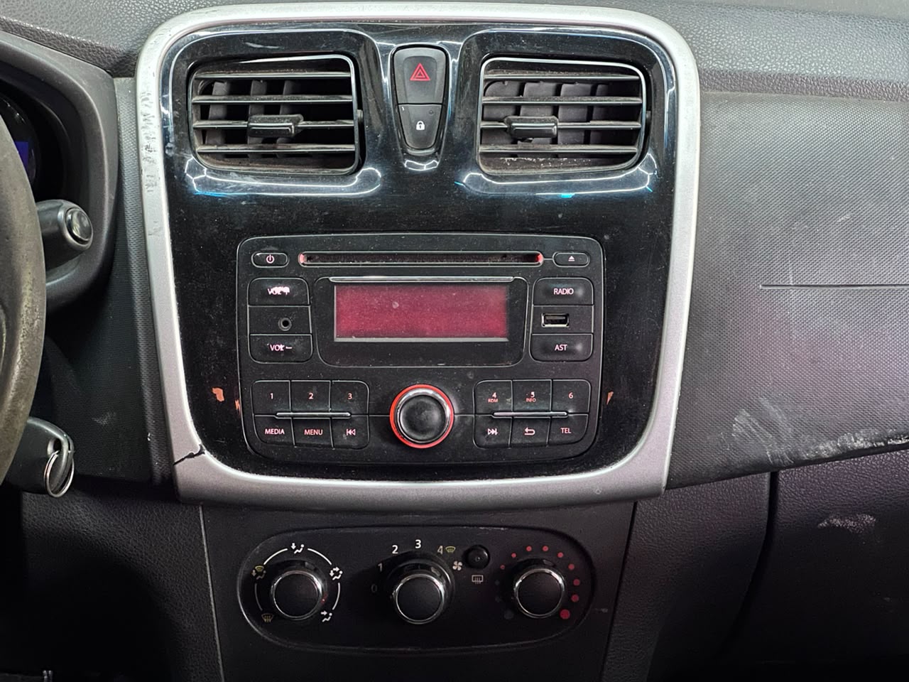 RENAULT SANDERO