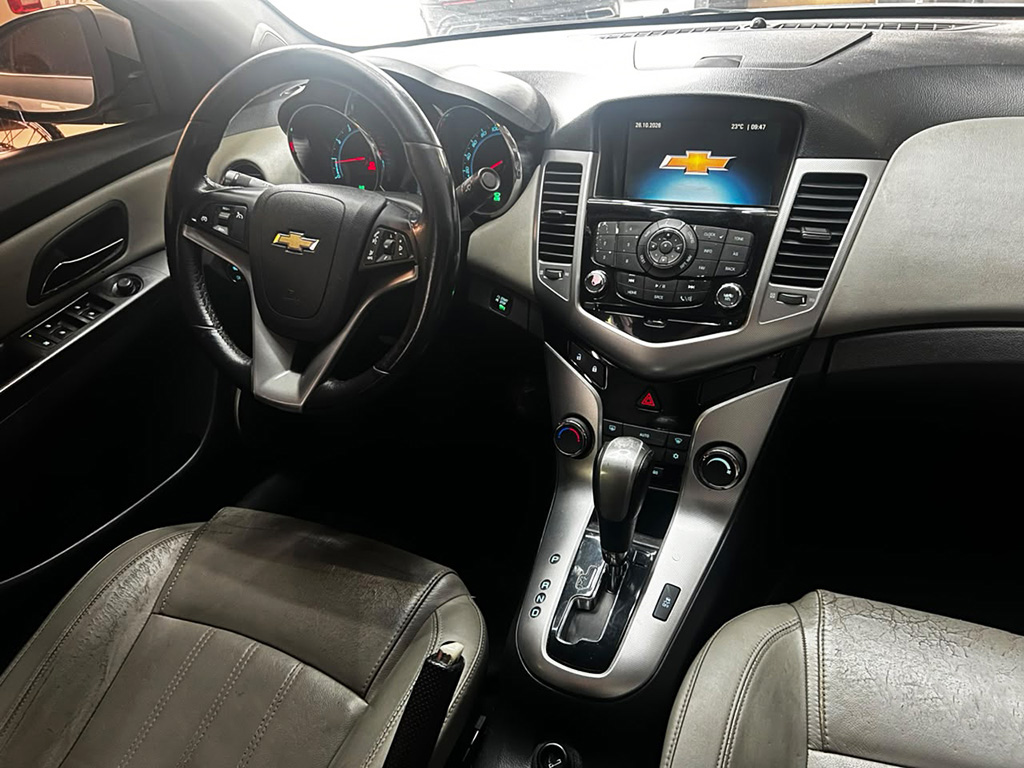 CHEVROLET CRUZE