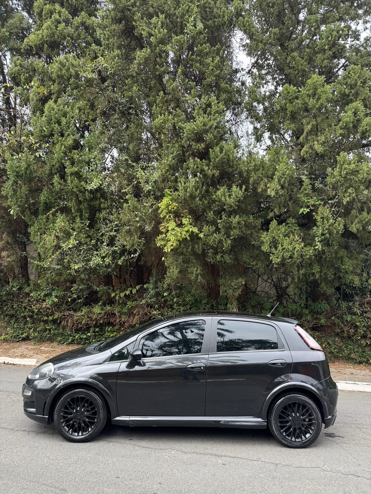 Car Image 9