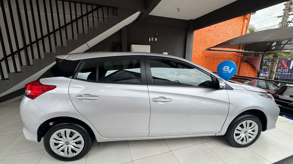 TOYOTA YARIS 1.5 XL