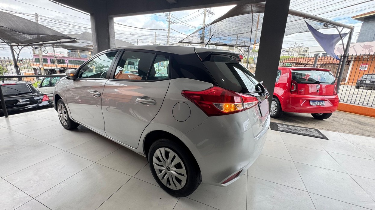 TOYOTA YARIS 1.5 XL