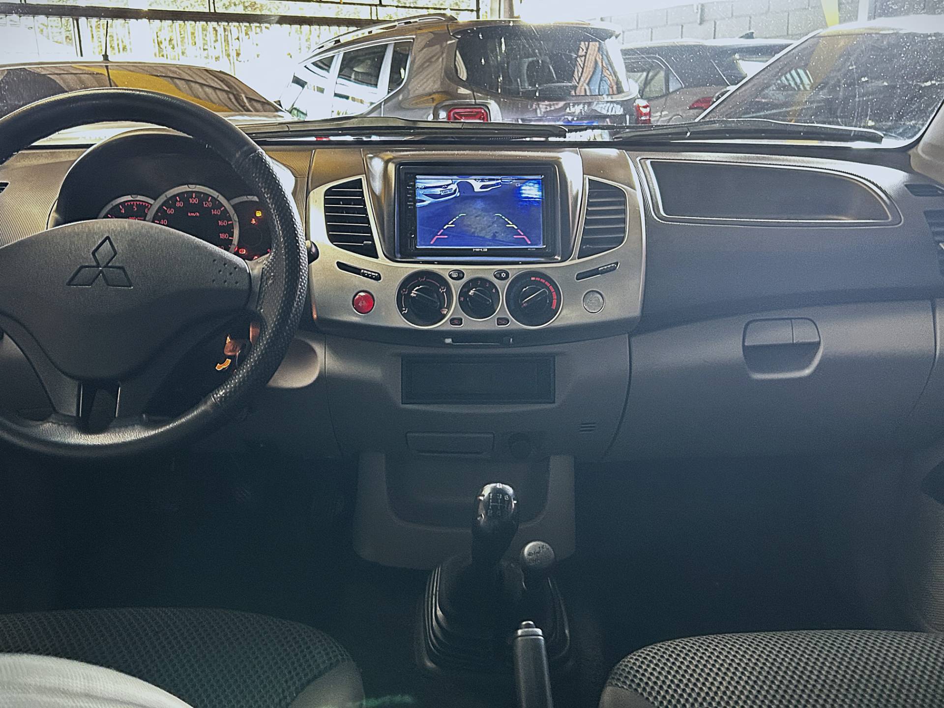 MITSUBISHI L200 TRITON