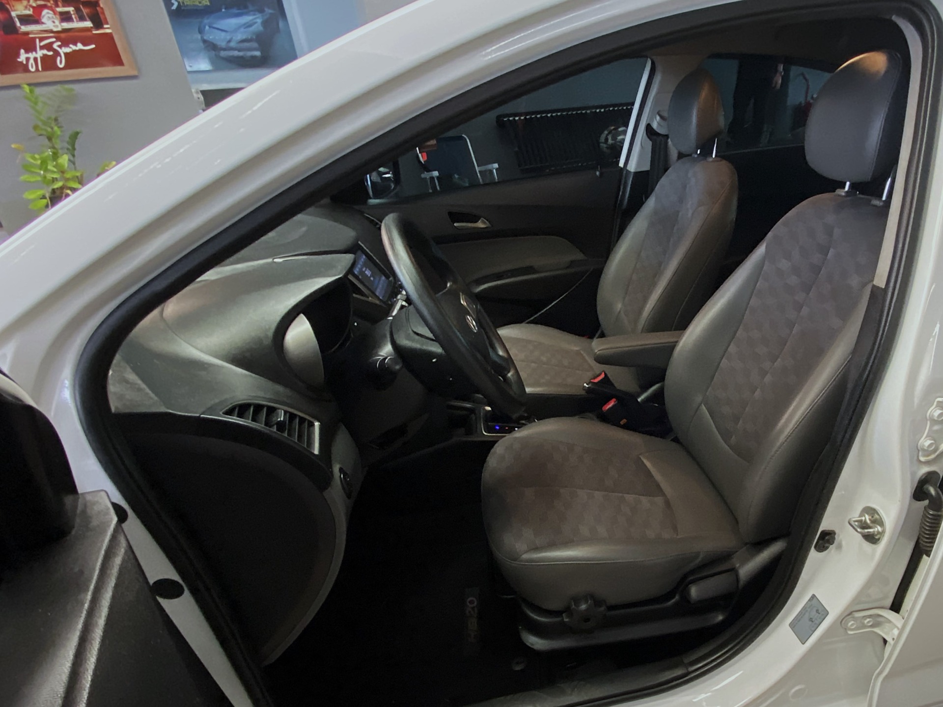 HYUNDAI HB20S