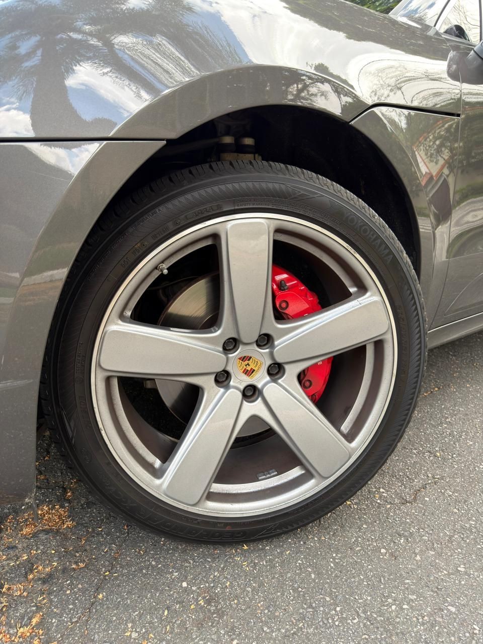 PORSCHE MACAN