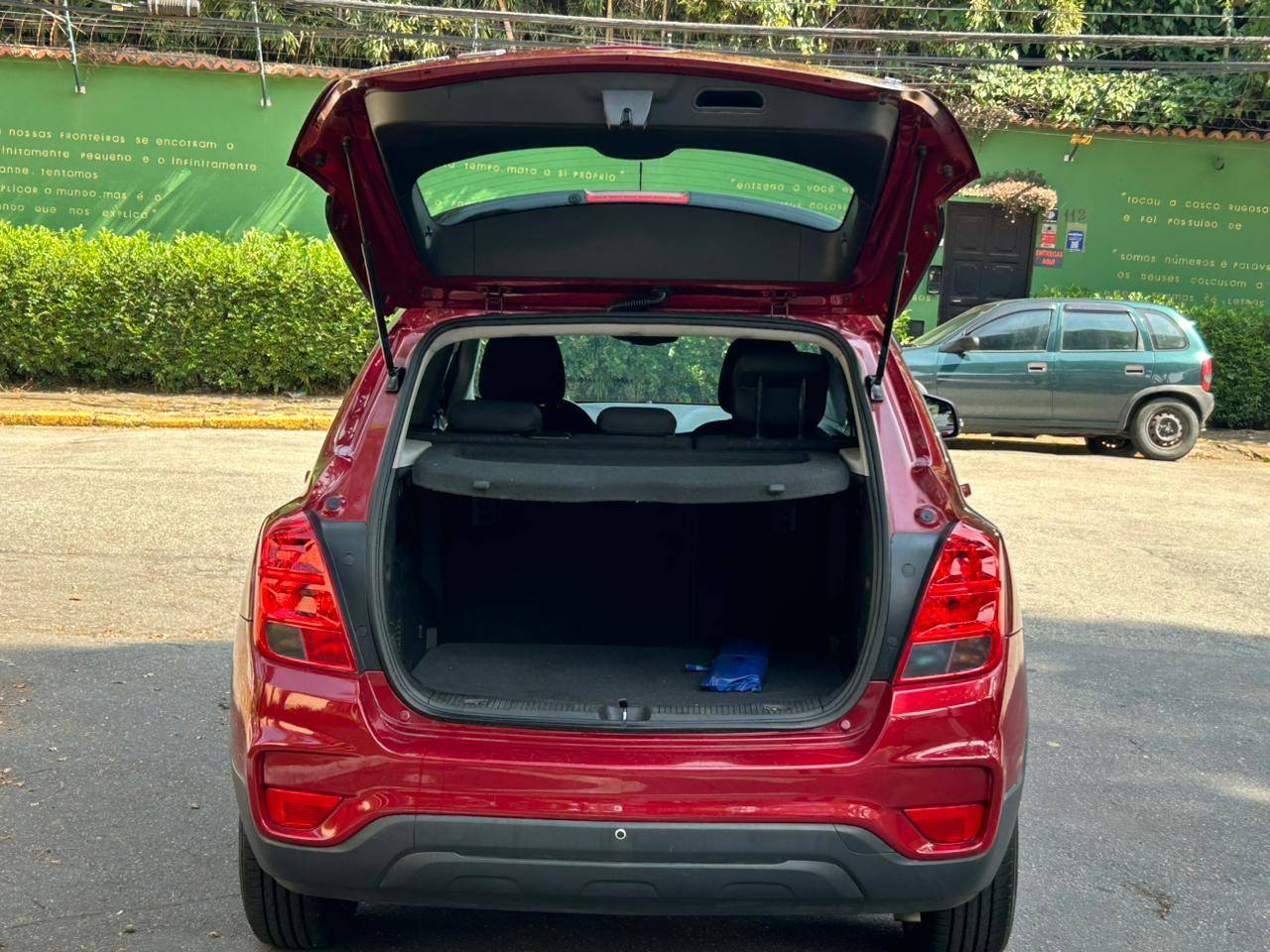 CHEVROLET TRACKER