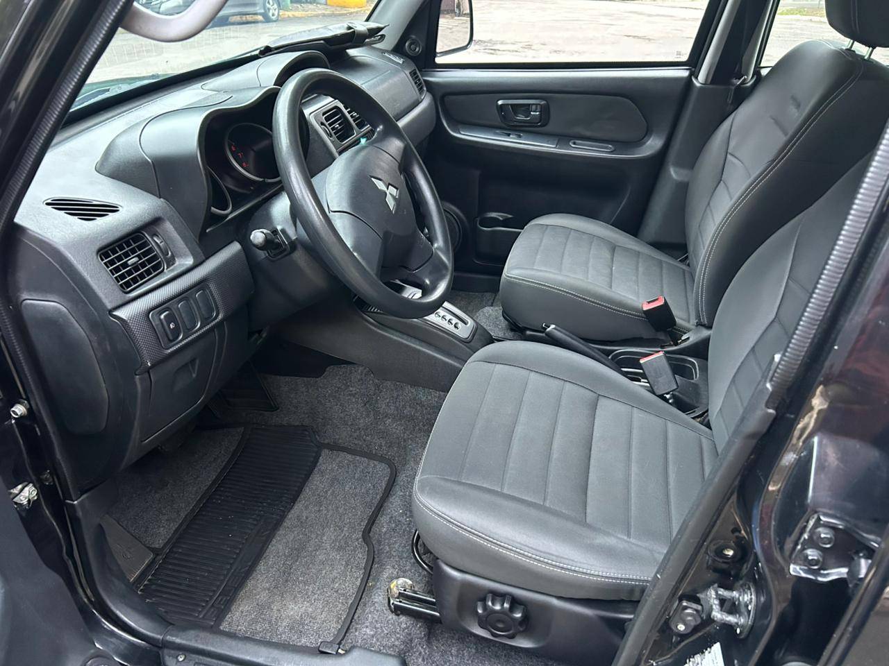 MITSUBISHI PAJERO TR4
