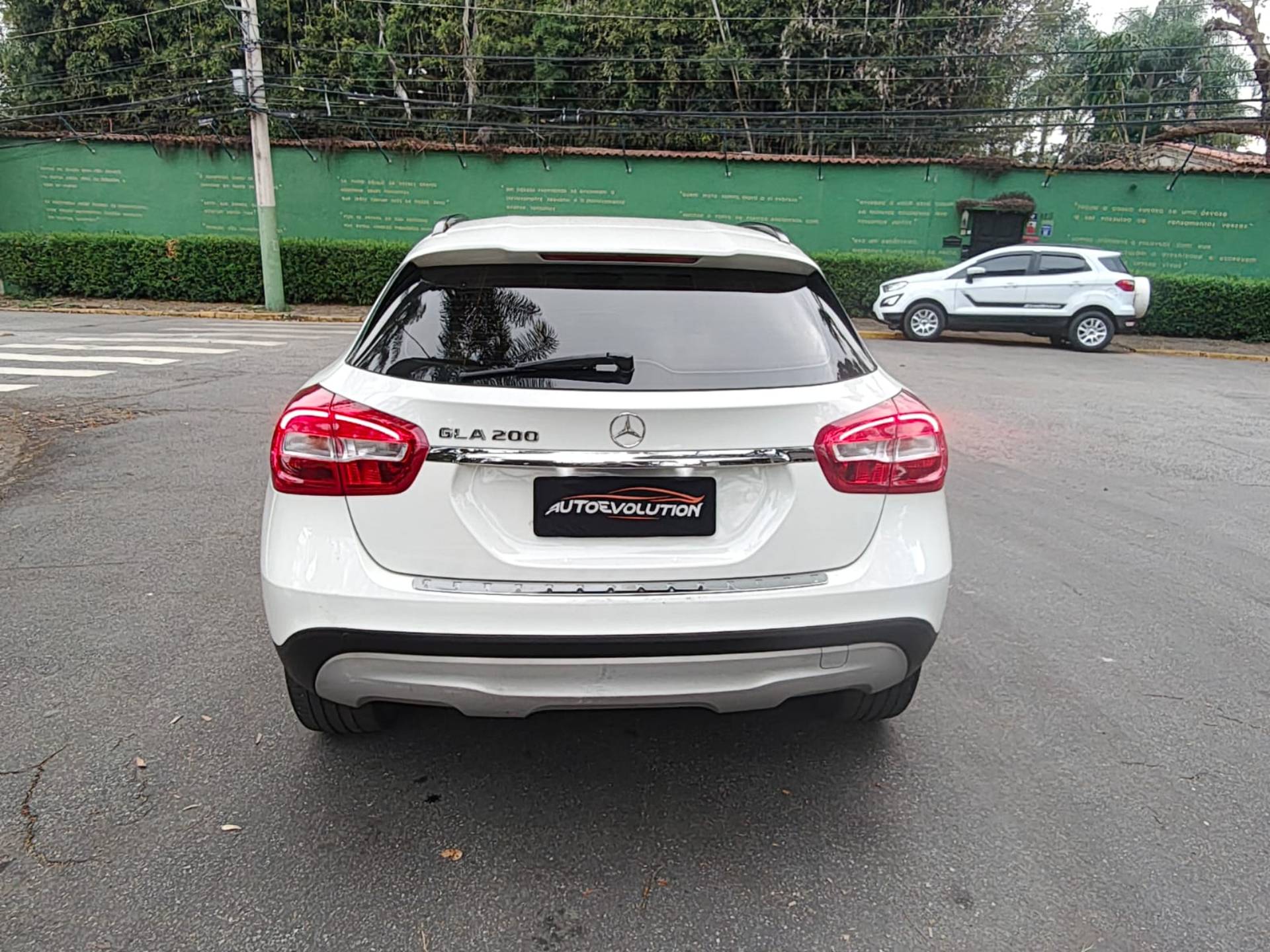 MERCEDES-BENZ GLA 200