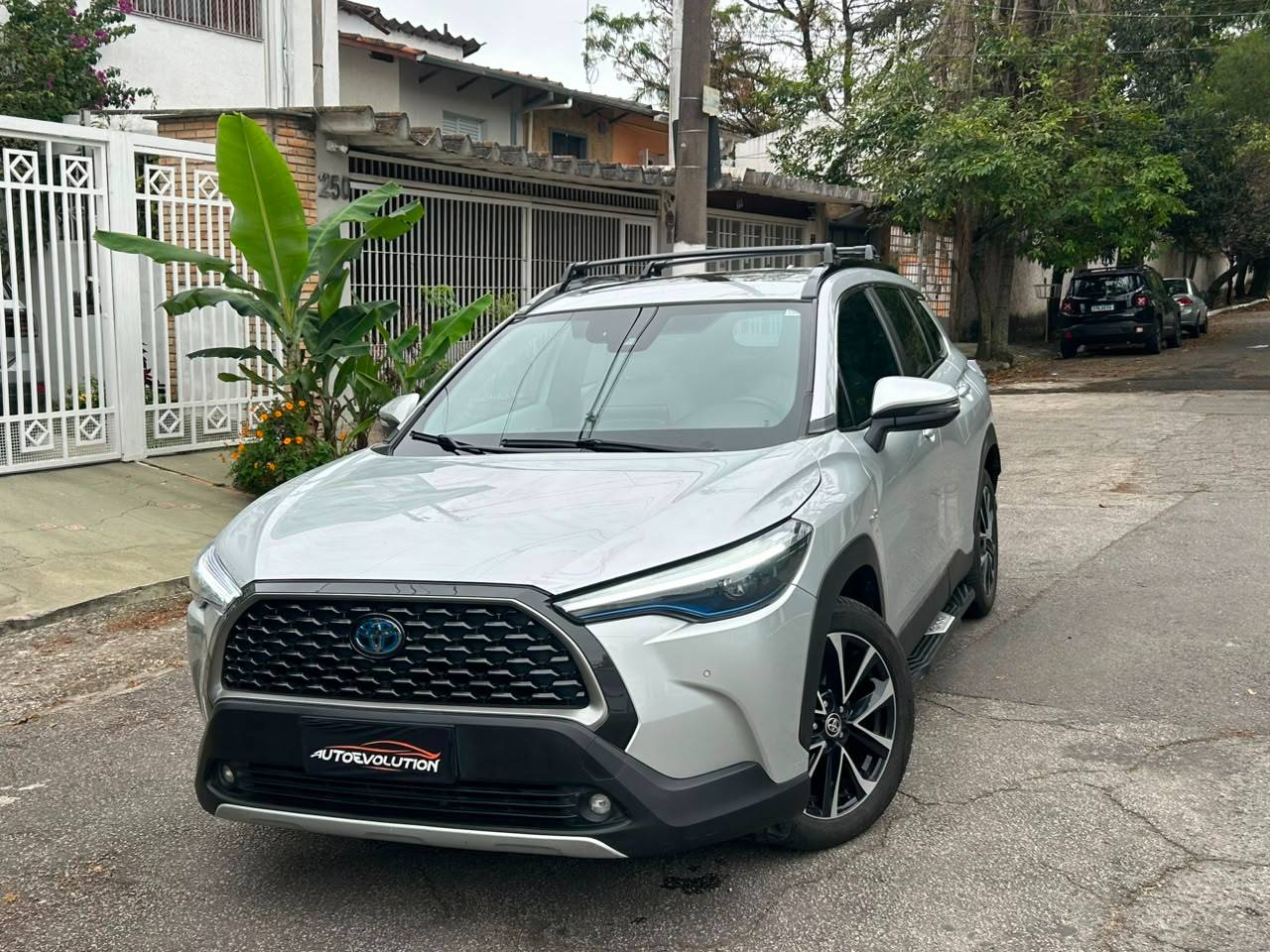 TOYOTA COROLLA CROSS