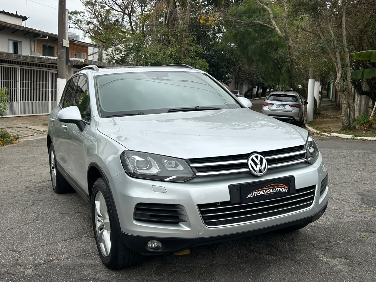 VOLKSWAGEN TOUAREG